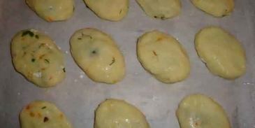 картофельные пирожки со скумбрией