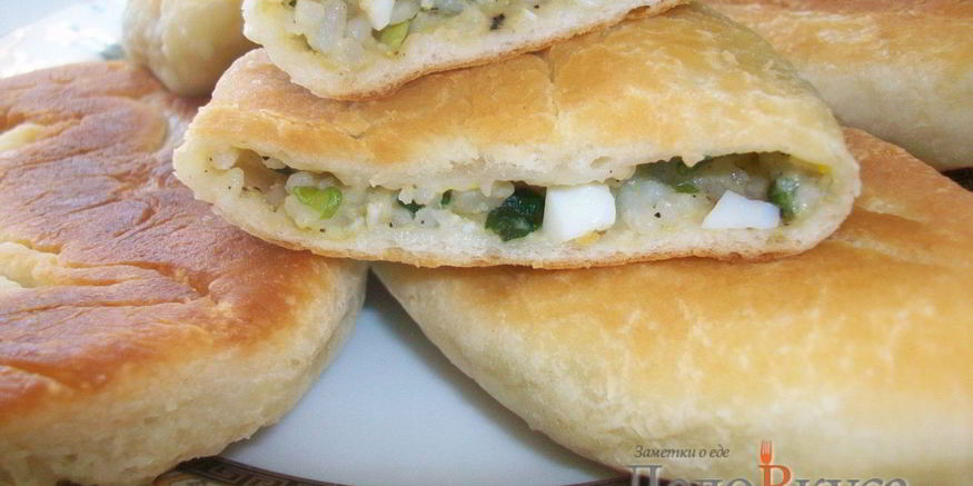 Рецепт пирожков из дрожжевого теста с яйцом, луком и рисом