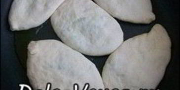 пирожки из дрожжевого теста с яйцом, луком и рисом