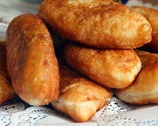 Пирожки с гречкой, беконом и яйцом