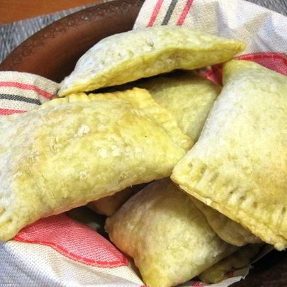 Пирожки с капустой из слоеного теста