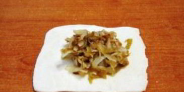 пирожки с капустой из слоеного теста