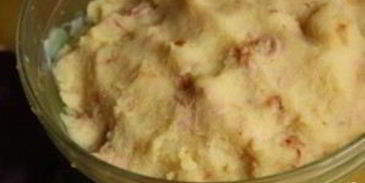 пирожки с колбасой в духовке