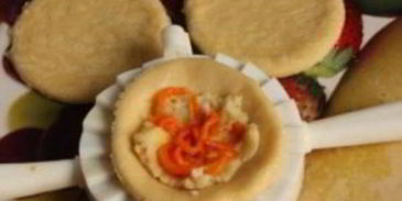 пирожки с колбасой в духовке