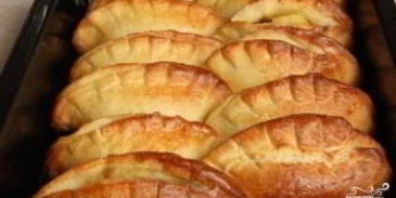 пирожки с колбасой в духовке