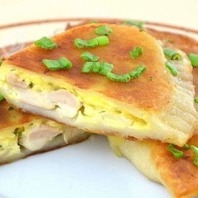 Пирожки с курицей и сыром