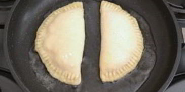 пирожки с курицей и сыром