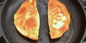 пирожки с курицей и сыром