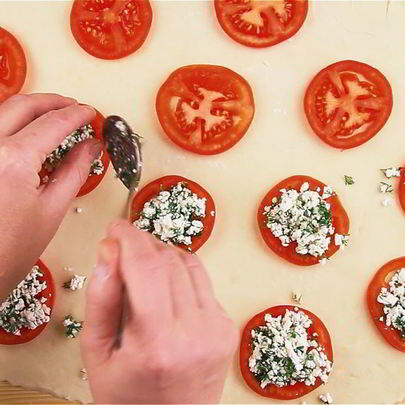 Пирожки с помидорами и сыром