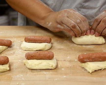 Пирожки с сосисками