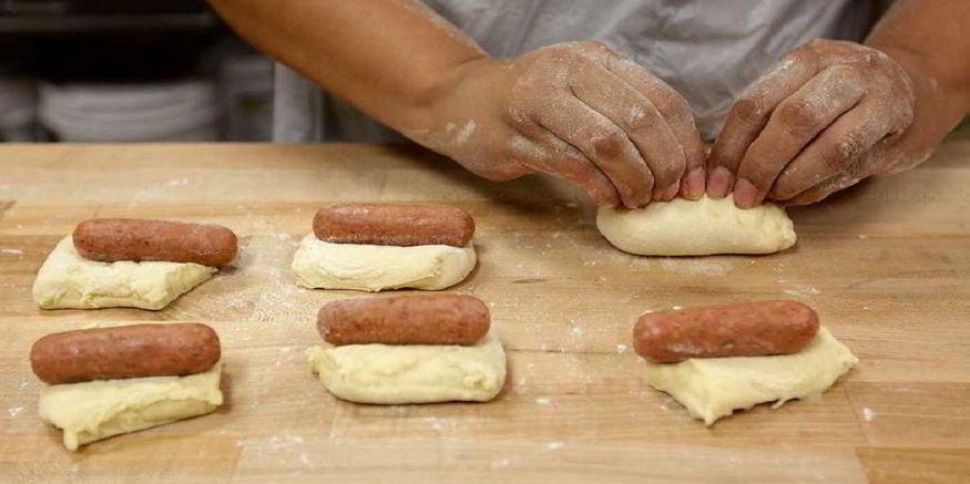 Рецепт пирожков с сосисками