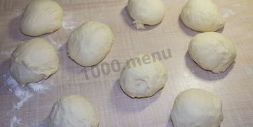 пирожки с сосиской в духовке гусеницы