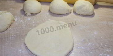 пирожки с сосиской в духовке гусеницы