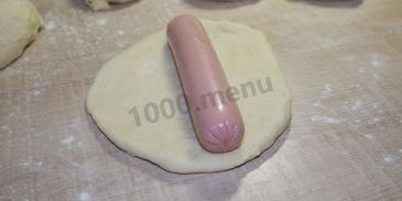 пирожки с сосиской в духовке гусеницы