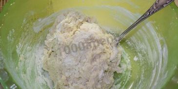 пирожки с сосиской в духовке гусеницы