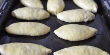 пирожки с яблочным повидлом