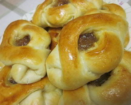 Пирожки с яблочным вареньем