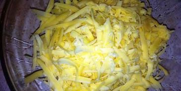 пирожки слоеные с ветчиной, сыром и луком