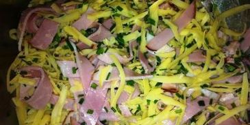 пирожки слоеные с ветчиной, сыром и луком