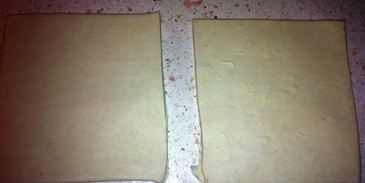 пирожки слоеные с ветчиной, сыром и луком