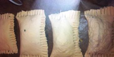 пирожки слоеные с ветчиной, сыром и луком