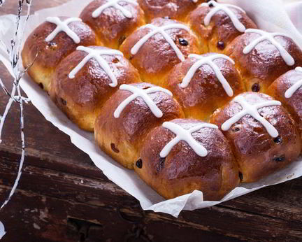 Сладкие пирожки с изюмом в духовке