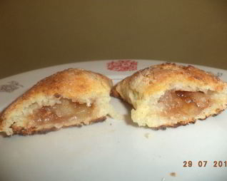 Творожные пирожки с яблоками и корицей