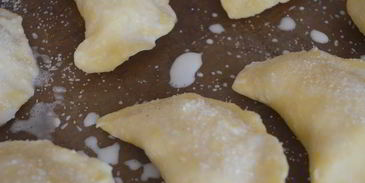 яблочные пирожки из сырного теста