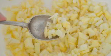 яблочные пирожки из сырного теста