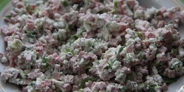 закусочные пирожки с колбасой и сыром