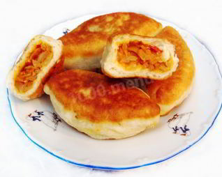 Жареные пирожки с капустой на сковороде