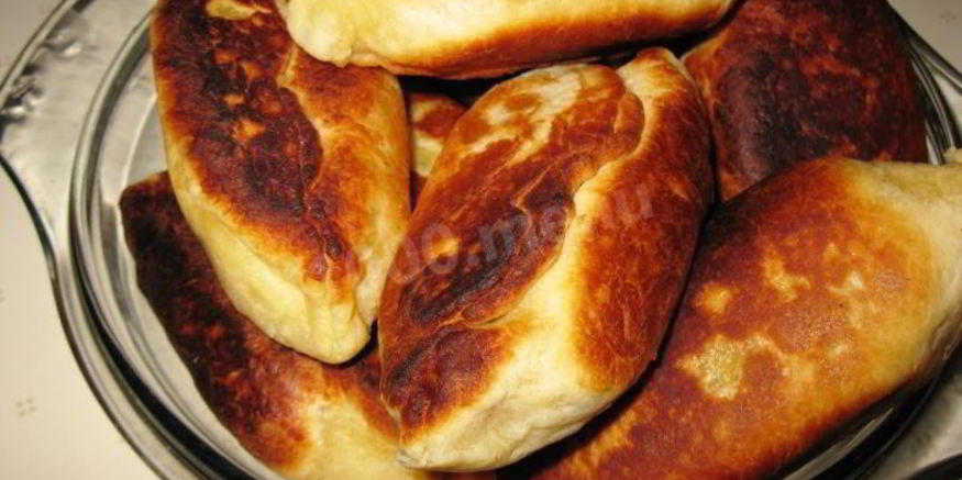 Рецепт жареных пирожков с яблоками на сковороде