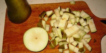 жареные пирожки с яблоками на сковороде