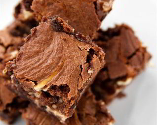 Пасхальные шоколадные пирожные с грецкими орехами и апельсиновой цедрой