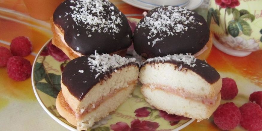 Рецепт пирожного буше глазированные с малиново-ореховым кремом