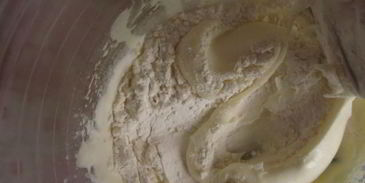 пирожное буше глазированные с малиново-ореховым кремом