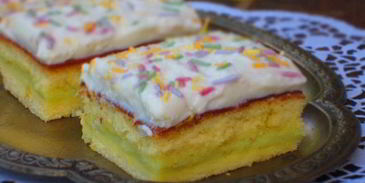 пирожные с творожным кремом и фисташковым пудингом