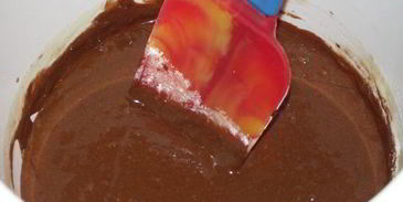 шоколадное пирожное с бананами