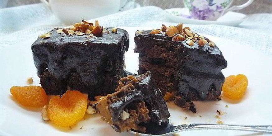 Рецепт шоколадных брауни с курагой и миндалем