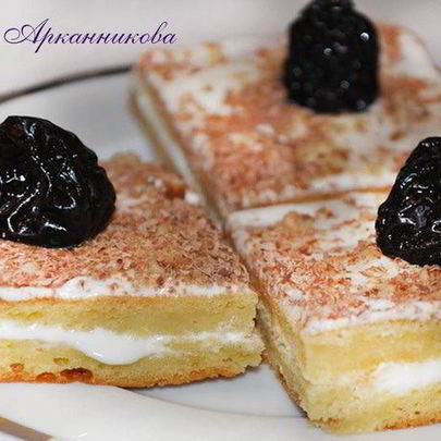 Сметанные пирожные с черносливом