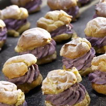 Заварные мини-пирожные с черникой