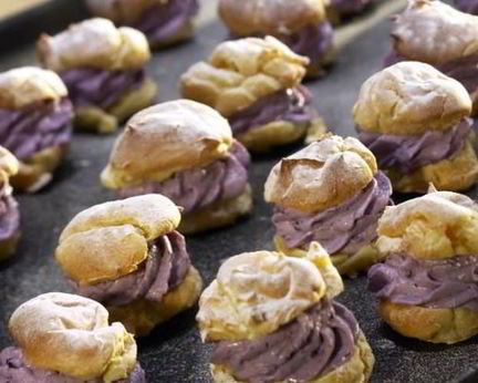 Заварные мини-пирожные с черникой
