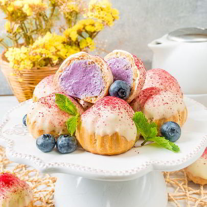 Заварные пирожные с кремом из голубики