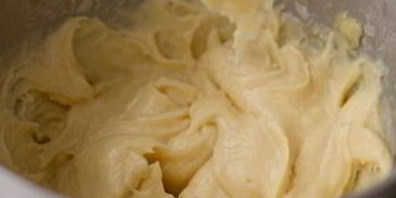 заварные пирожные с кремом из голубики