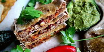 пицца кальцоне по-мексикански