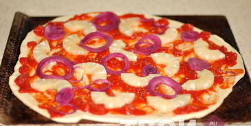 пицца с ананасами
