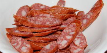 пицца с охотничьими колбасками