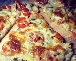 Пицца с сыром сулугуни