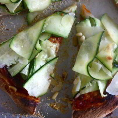 Пицца с цуккини и Моцареллой