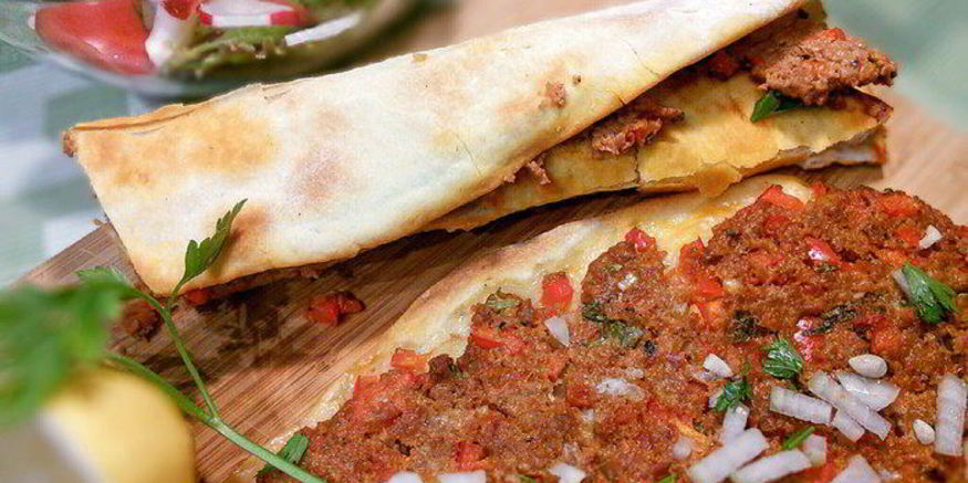 Рецепт турецкой пиццы лахмаджун в рулете